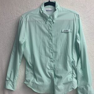 Columbia woman’s Sz Large Light Green Casual Button Up Long Sleeved Top Shirt
